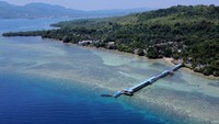 Foto udara memperlihatkan kawasan wisata Pulau Karampuang di Mamuju, Sulawesi Barat, Sabtu (11/10/2025). ANTARAFOTO/Akbar Tado
