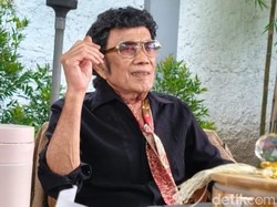 Rhoma Irama Tebarkan Senyum di Tengah Ributnya Dunia