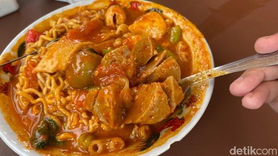 Di Sini Tempat Makan Seblak Enak