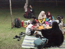 Ragunan Buka Malam Minggu, Wisatawan Senang