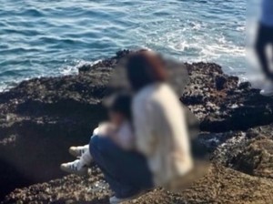 Turis Biarkan Anaknya BAB Sembarangan di Pulau Jeju, Warganet Ngamuk