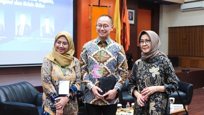 Wakil Ketua MPR RI Eddy Soeparno menjadi pembicara dalam Konferensi Nasional Pascasarjana Ilmu Politik Universitas Indonesia (UI) dengan tema ancaman krisis iklim di Indonesia.