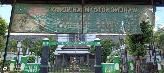 Warung Soto ‘Mbah’ Legendaris di Jawa