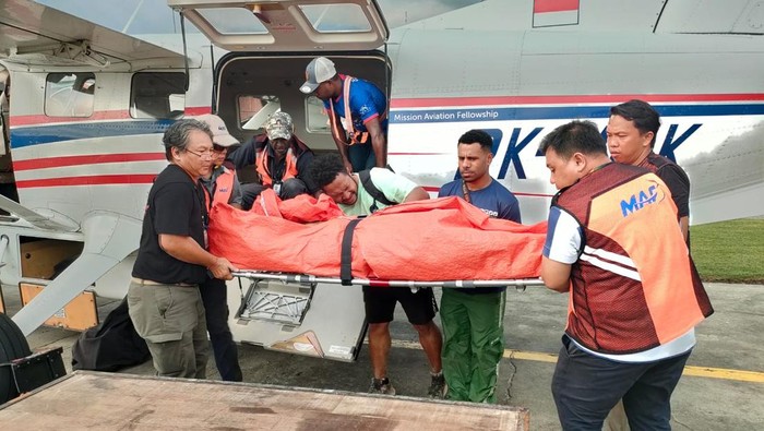 Seorang guru bernama Melani Wamena (31) di Kabupaten Yahukimo, Papua Pegunungan, tewas dianiaya sekelompok orang tidak dikenal (OTK).