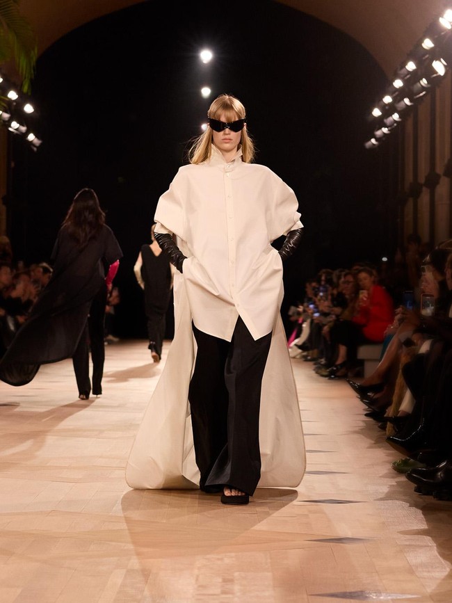 Foto: Balenciaga Spring-Summer 2026, Persembahan Pertama Pierpaolo Piccioli