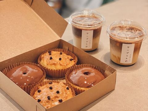Coffee shop yang punya donat enak