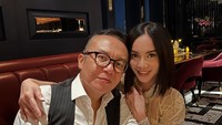 Hati ku hancur karna orang2 menghujat dan menggoreng berita seenaknya tentang lelaki yang sangat kucintai, yang kehadirannya selalu membawa sukacita dalam keluarga kami, kata Dearly Djoshua dalam Instagram miliknya dilihat detikcom, Minggu (12/10/2025).  Foto: dok instagram Dearly Djoshua