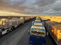 Video Ambulans-Truk Bantuan Siap Memasuki Gaza Lewat Rafah