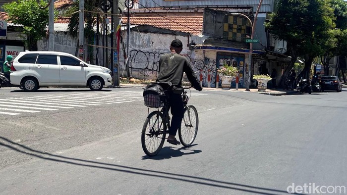 Kulminasi utama terjadi di Kota Surabaya pada hari ini, tepatnya pukul 11.15 WIB. Akibatnya, terjadi fenomena hari tanpa bayangan.