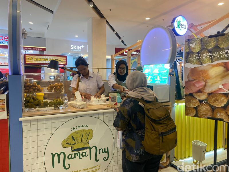Gemblong matcha isi keju lumer di Gandaria City