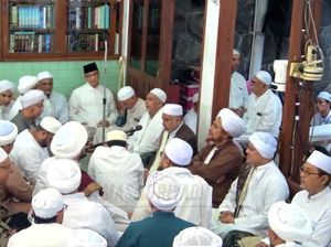 Anies Baswedan-Nusron Wahid-Wagub Jateng Gus Yasin Hadiri Haul Solo
