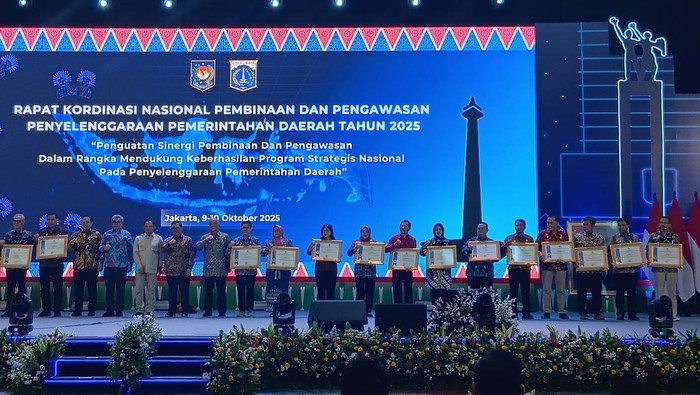 Inspektorat Jember Raih Penghargaan Anggaraksa Dharma dari Kemendagri