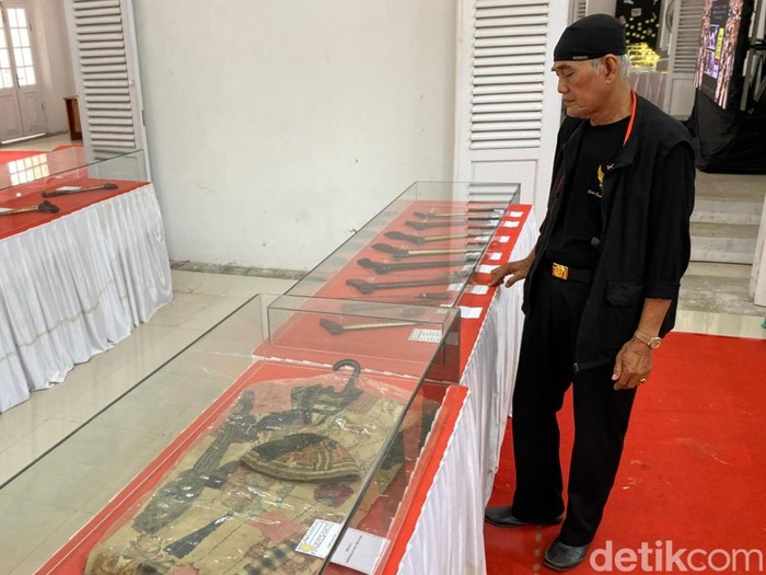 Juru pelihara pusaka peninggalan Raden Arya Wiralodra, Dasuki