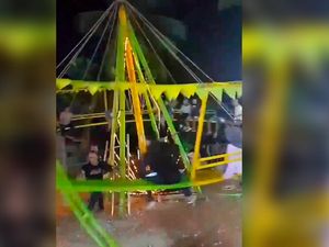 Wahana Ombak Banyu Pasar Malam Purworejo Ambruk, Penumpang Terluka