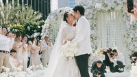 Kenny Austin mendapat doa baik dari para warganet setelah menikah dengan Amanda Manopo. Forever love and support, komen @indramawu. Bahagia selalu ya kalian, komen @bellyiverzon. (Foto: dok Instagram kennyauztin)