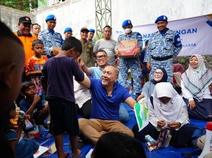 Zulhas Sambangi Pengungsi Kebakaran Pancoran, Beri Dukungan-Bantuan Pangan