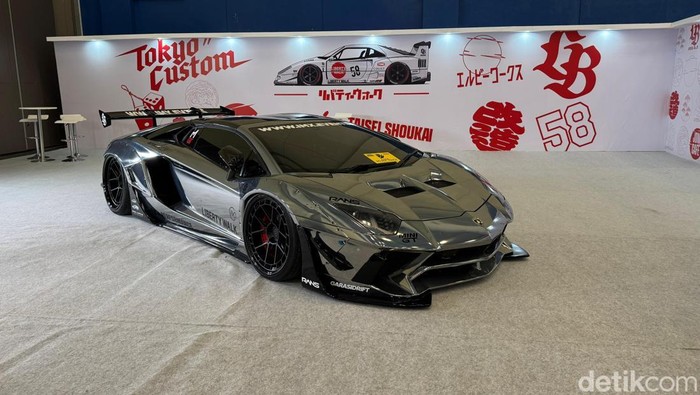 Lamborghini Aventador berkelir chrome milik Raffi Ahmad hadir di IMX 2025