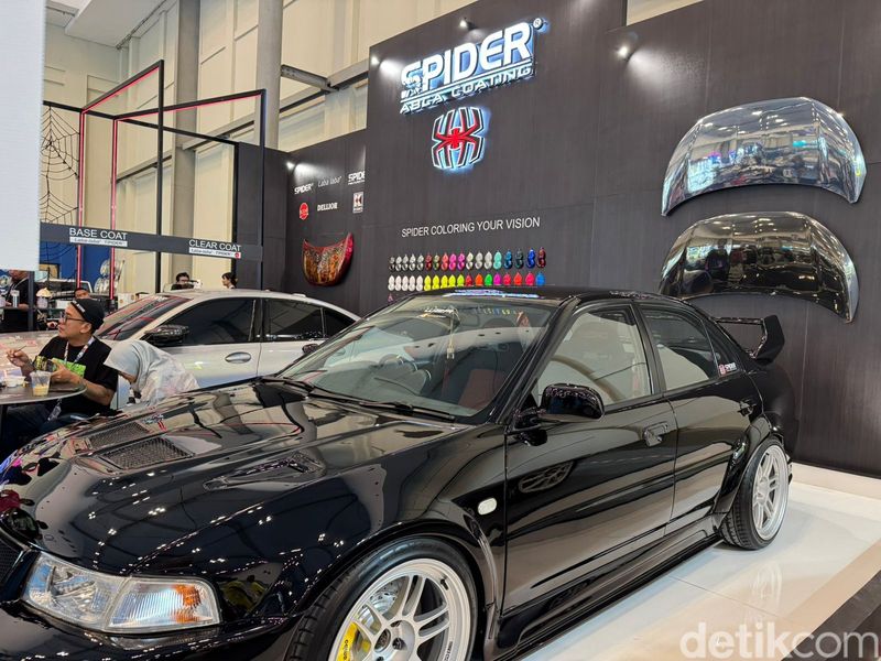 Lamborghini Aventador berkelir chrome milik Raffi Ahmad hadir di IMX 2025