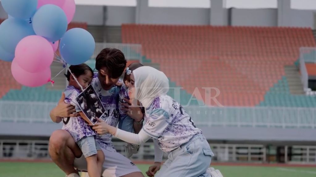 Lesti Kejora Hamil Anak Ketiga, Rizky Billar Bagi-bagi Cuan