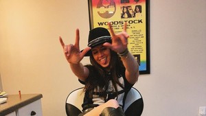 Ini adalah Maggie Baugh yang digosipkan dekat dengan Keith Urban dan ikut tur konsernya.  Foto: Dok.Maggie Baugh/ Instagram