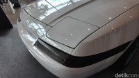 Warna putih bersih Astina ini bukan cat biasa. Dikerjakan penuh menggunakan produk Spider Paint, mulai dari Hi-Grade Putty, SPIDER PSEP Primer Epoxy, SB100 White, hingga Silstar Spectraclear 2:1 yang memberi efek kilap tebal dan tahan lama. Foto: Muhammad Hafizh Gemilang