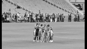 Meme dengan foto hitam putih ini cukup untuk menggambarkan kesedihan kita semua. Foto: X.com