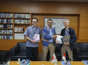 Menbud Fadli Zon Dorong Penguatan Studi Kebudayaan Indonesia di Osaka