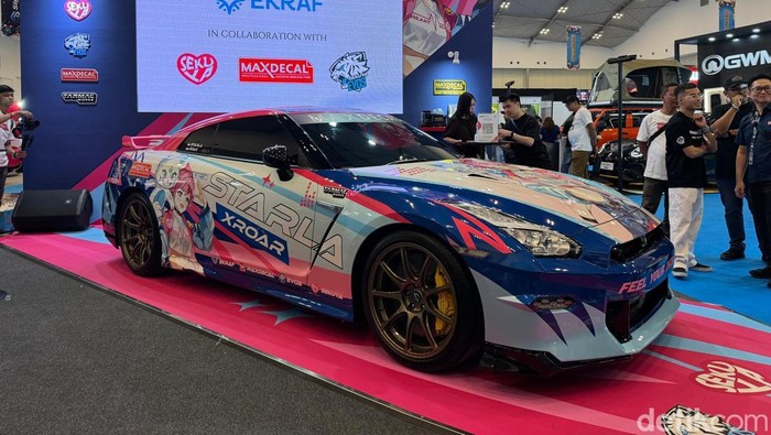 Modifikasi Nissan GTR R35 kolaborasi MaxDecal dan SekuyaEVOS meramaikan IMX 2025.