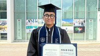 Unggahan ini langsung mendapatkan ucapan selamat dari sahabat dan netizen. Alhamdulillah wa syukurillah, beber Camelia Malik. Teh selamat yaaaa buat dafiii, jelas Tika Ramlan. Alhamdulillah, komentar Ahmad Dhani. Selamattt semoga menjadi ilmu yang bermanfaat, terang Rieke Diah Pitaloka.  Foto: dok instagram Mulan Jameela