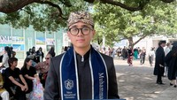 Momen ini terlihat dari Instagram Mulan Jameela yang menghadiri wisuda anaknya di Jepang. Foto: dok instagram Mulan Jameela