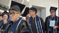 Momen Rafly bersama teman-teman di momen wisuda. Foto: Instagram @jaskolmiharry