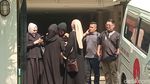 Tangis Olla Ramlan Dalam Pelukan Kerabat, Ibunda Menginggal Dunia