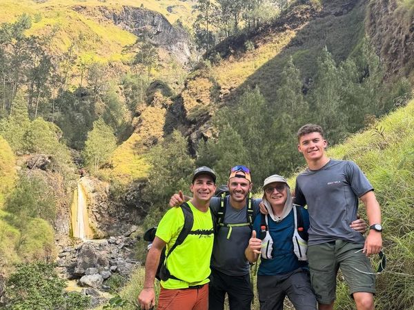 Foto Holgado Mendaki Gunung Rinjani Lewat Jalur Torean