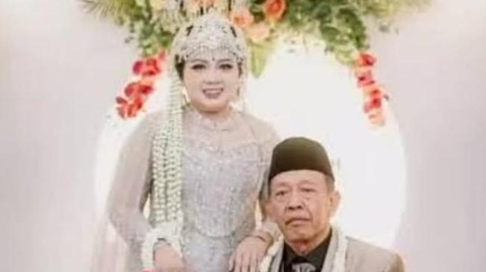 Shela dan Mbah Tarman, pasutri yang terpaut usia 50 tahun, yang menikah dengan mahar fantastis Rp 3 miliar berupa cek.