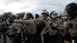 Bentrok Warnai Aksi Protes di Fasilitas Imigrasi ICE Broadview, Chicago
