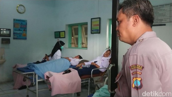 38 Siswa SMPN 1 Boyolangu Tulungagung Diduga Keracunan MBG Ayam Kecap