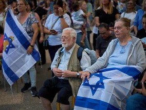 Dunia Hari Ini: Hamas Serahkan Tawanan, Trump ke Tel Aviv
