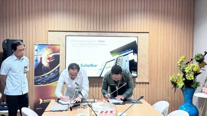 Bank Sulselbar bersama BMM menandatangani MoU tentang Pemanfaatan Potensi Bersama dalam Pengembangan dan Pemberdayaan Wakaf Uang serta Penggunaan Produk dan Layanan Perbankan Syariah.