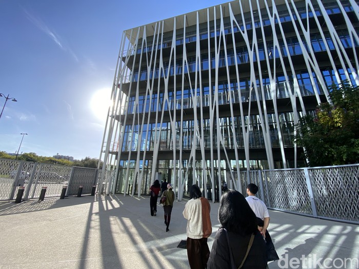 Berkunjung ke Pusat Artisan Chanel di Le 19M Paris