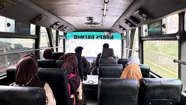 Bus sekolah gratis Brimob Polda Jabar