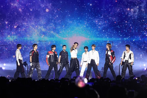 SEVENTEEN terbang ke Amerika Serikat buat tur dunia NEW_. Konser pembuka digelar Sabtu (11/10) malam di Tacoma Dome, Washington.