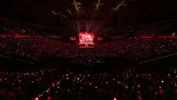 Foto-foto SEVENTEEN di Konser Pembuka Tur AS NEW_