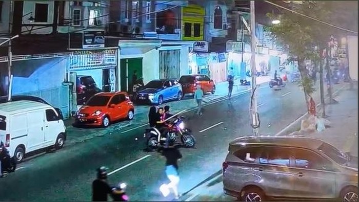Kawanan geng motor menyerang warga di Banta-bantaeng, Kota Makassar, Sulawesi Selatan (Sulsel).