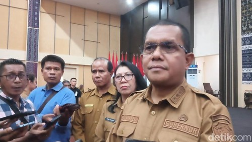 Gubernur NTT Melki Laka Lena di sela penutupan retret ASN di Aula El Tari Kupang, Senin (13/10/2025).