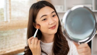 Urutan Pakai Concealer dan Foundation, Mana Dulu Agar Hasilnya Lebih Flawless?