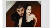 Salah satu member BLACKPINK itu mengungkapkan kebahagiaannya bisa berkolaborasi dengan Zayn Malik. Zayn—bekerja sama denganmu sungguh istimewa. Aku sangat berterima kasih atas kebaikanmu dan suaramu yang luar biasa, pujiian dari Jisoo untuk Zayn Malik. Foto: Instagram @sooyaaa__