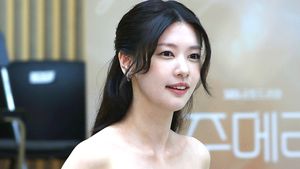 7 Potret Cantik Jung So Min Comeback Lewat Drakor Would You Marry Me