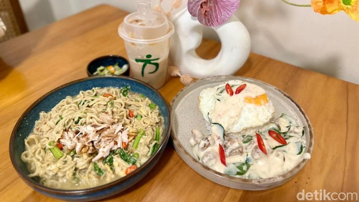 Nikmati Kelezatan Buttermilk Chicken dan Mie Godog di Seven to Five, Kafe Galeri Mampang