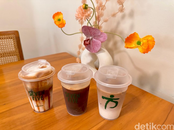 Kafe Seven to Five Kafe Seven to Five