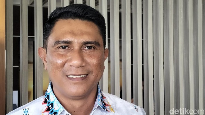 Ketua Bawaslu NTT, Nonato Da Purificacao Sarmento, di sela kegiatan Rakor penguatan kelembagaan Bawaslu Manggarai Barat di Labuan Bajo, Senin (13/10/2025).
